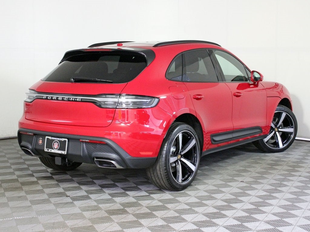 2025 Porsche Macan Base