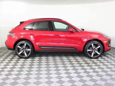 2025 Porsche Macan Base