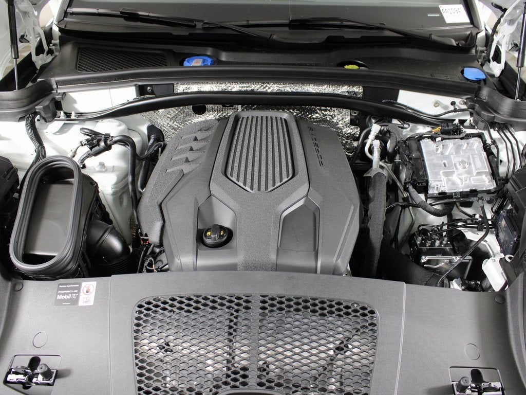 2026 Porsche Macan Base