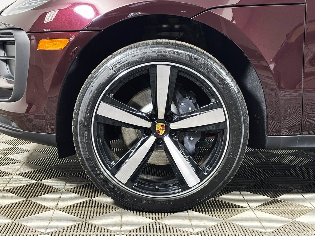 2026 Porsche Macan Base