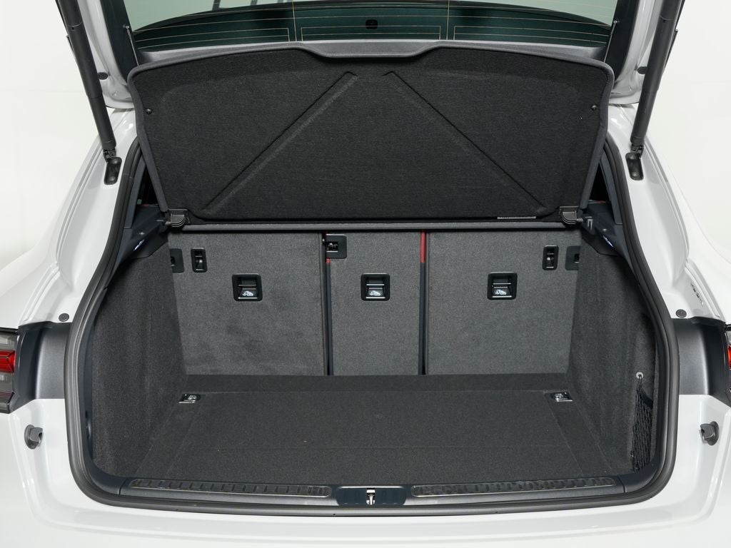 2026 Porsche Macan T