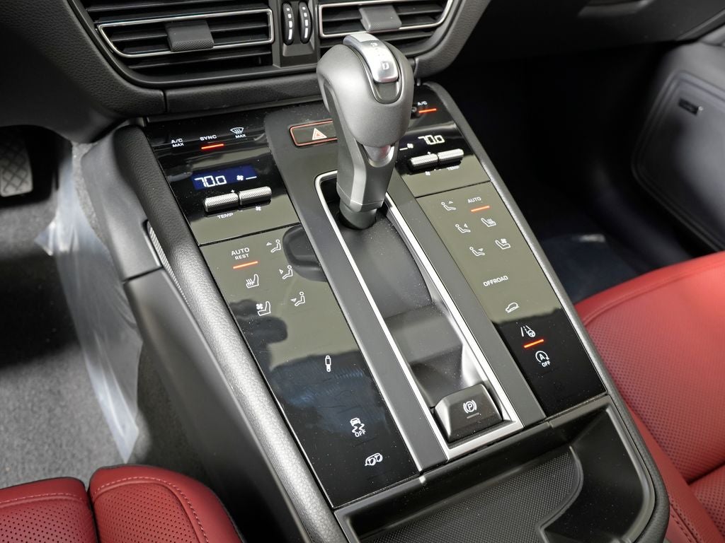 2026 Porsche Macan T