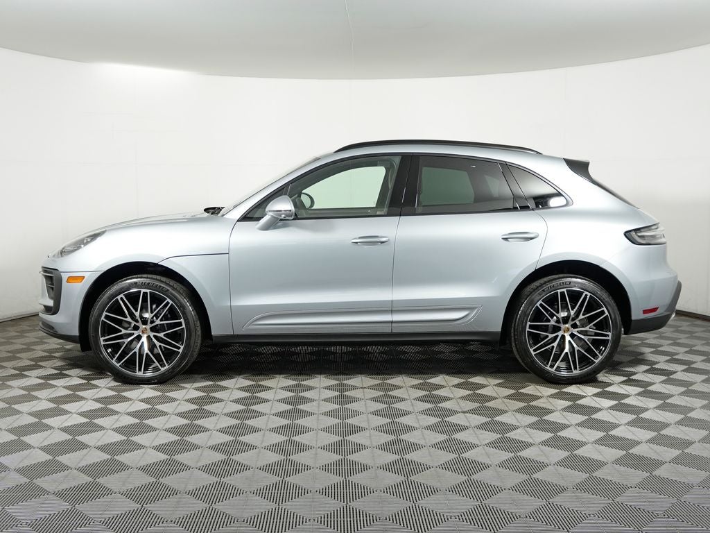 2026 Porsche Macan Base