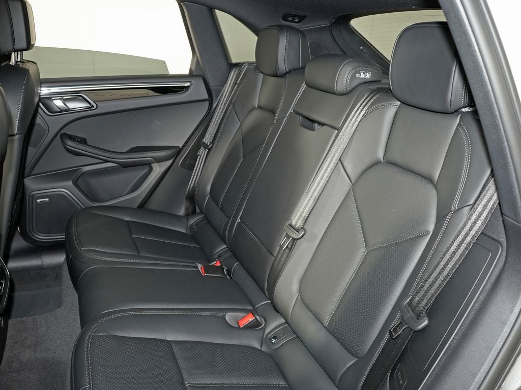 2026 Porsche Macan T