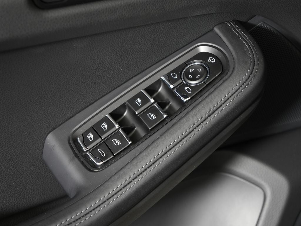 2026 Porsche Macan T