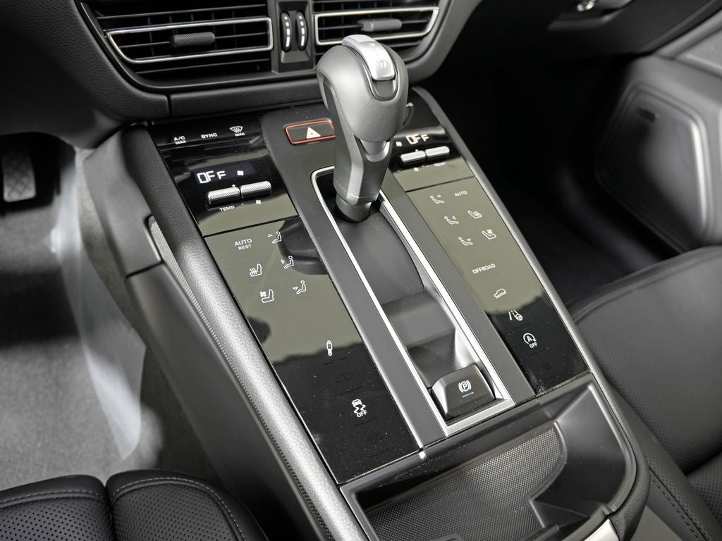 2026 Porsche Macan T