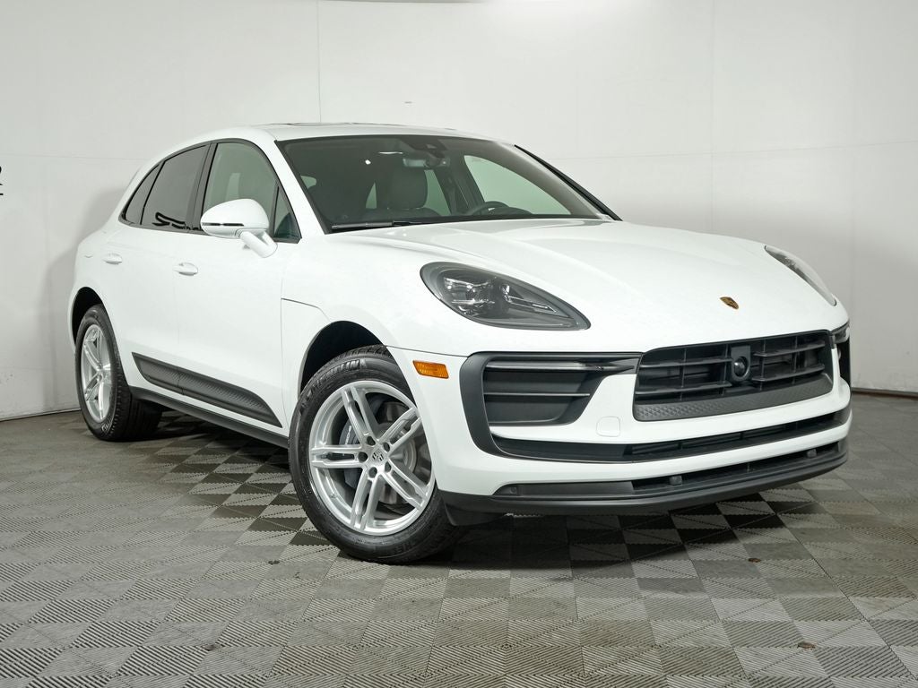 2026 Porsche Macan Base
