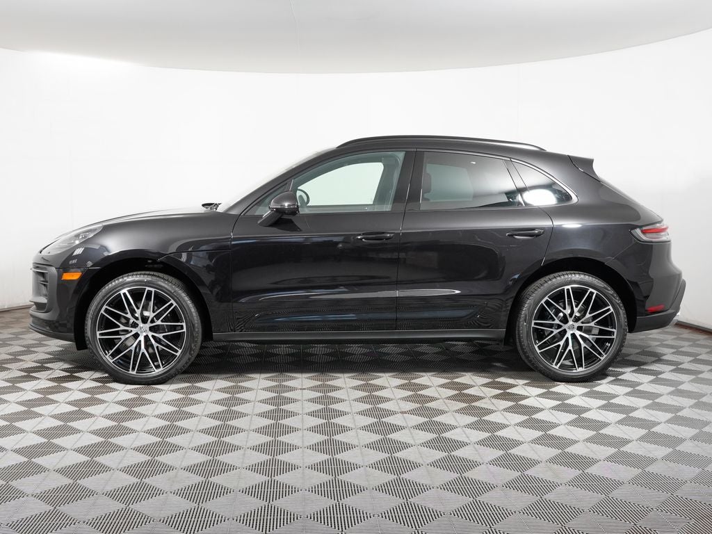 2026 Porsche Macan Base