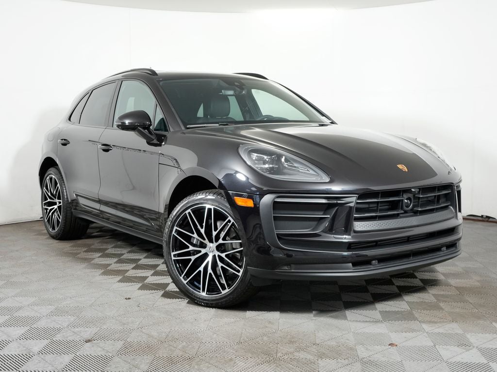 2026 Porsche Macan Base