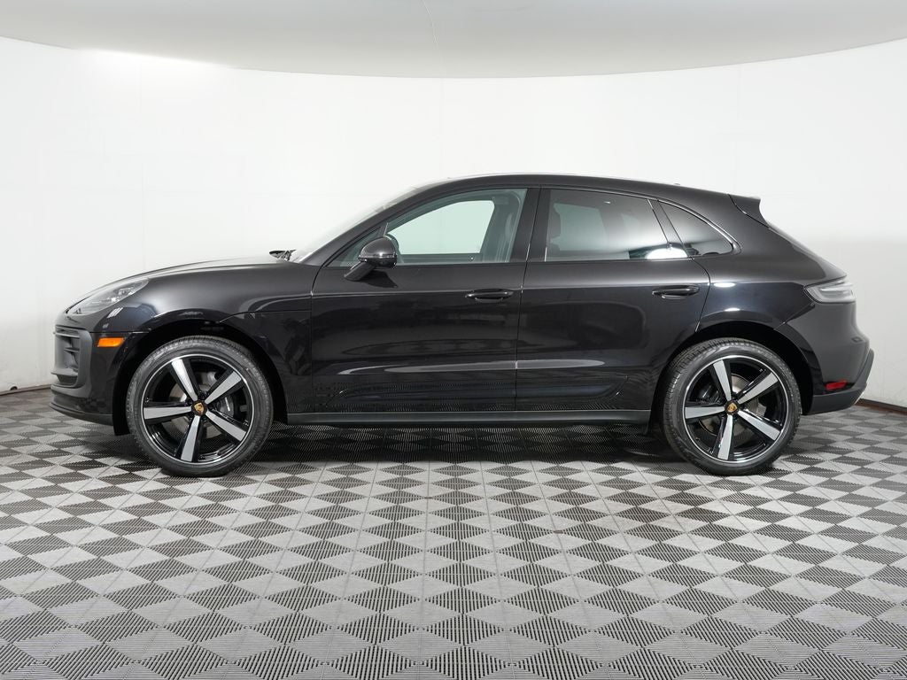 2026 Porsche Macan Base