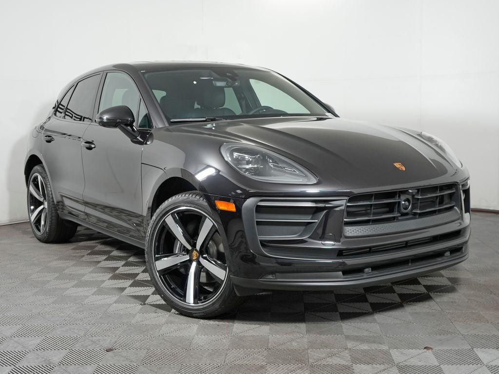 2026 Porsche Macan Base