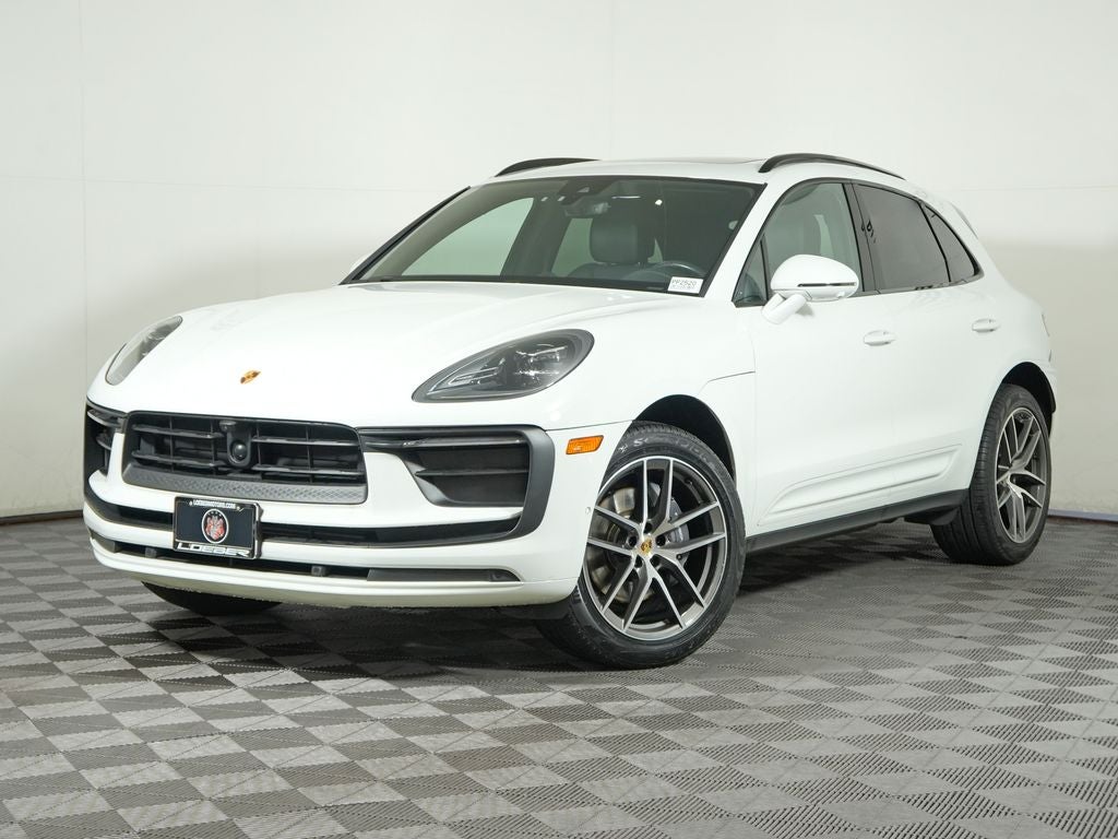 2023 Porsche Macan Base