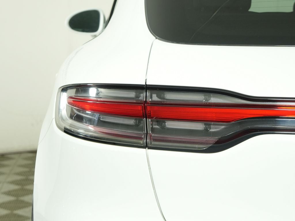 2023 Porsche Macan Base