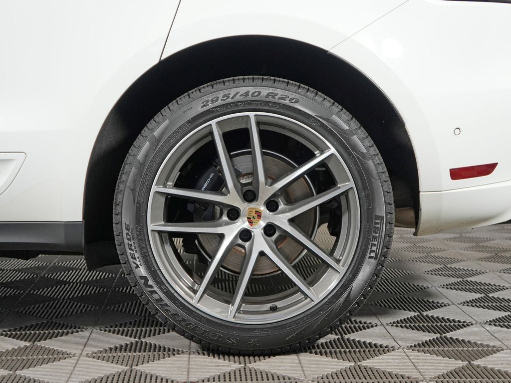 2023 Porsche Macan Base