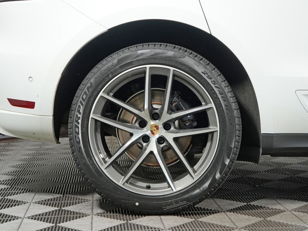 2023 Porsche Macan Base