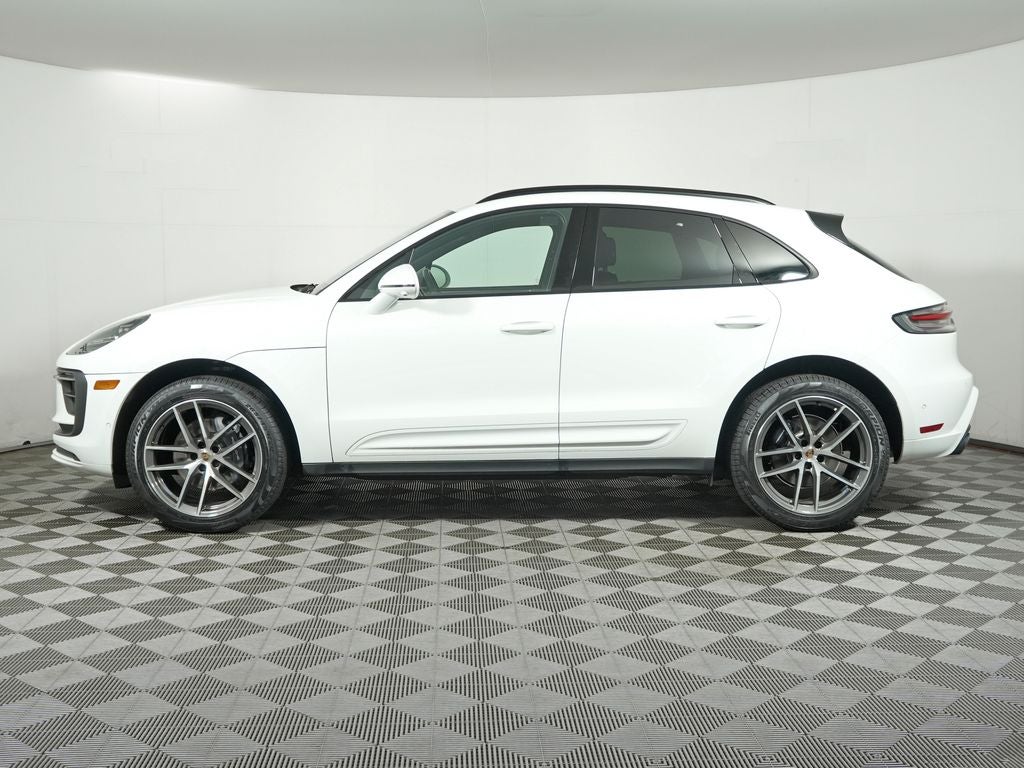 2023 Porsche Macan Base