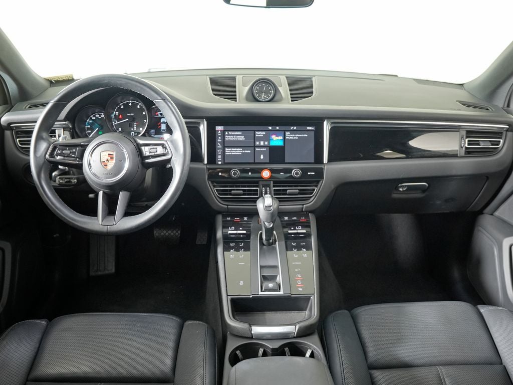 2023 Porsche Macan Base