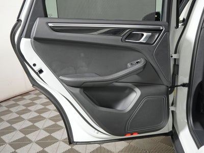 2023 Porsche Macan Base