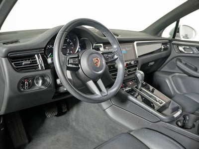 2023 Porsche Macan Base