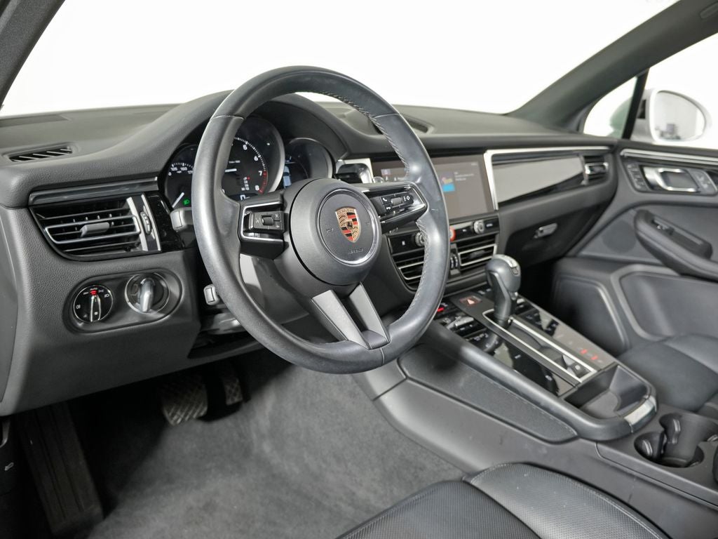 2023 Porsche Macan Base