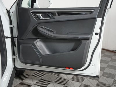 2023 Porsche Macan Base