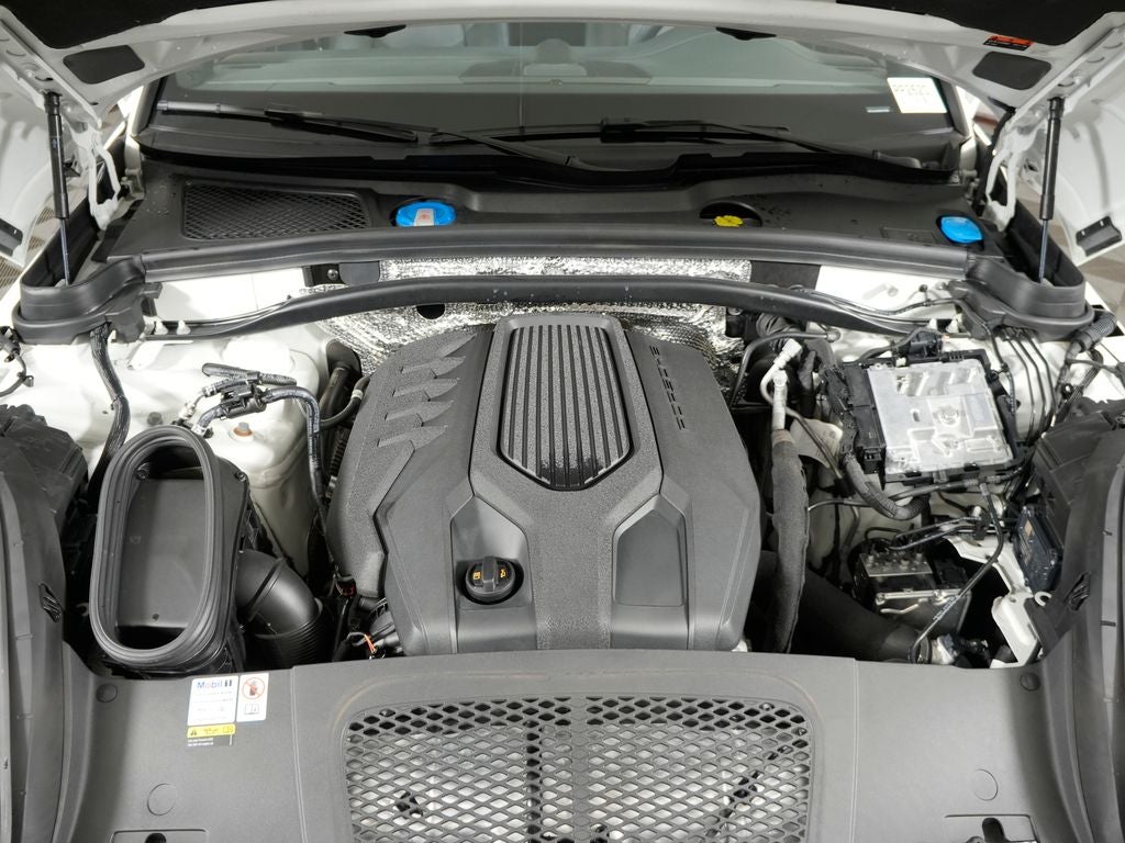 2023 Porsche Macan Base