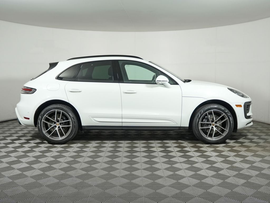 2023 Porsche Macan Base