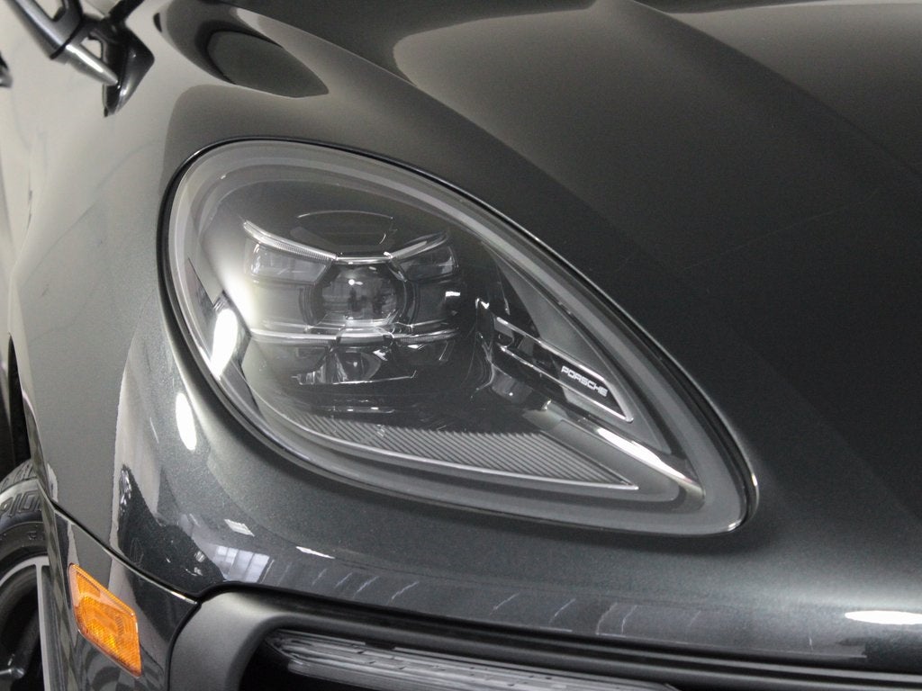 2025 Porsche Macan Base