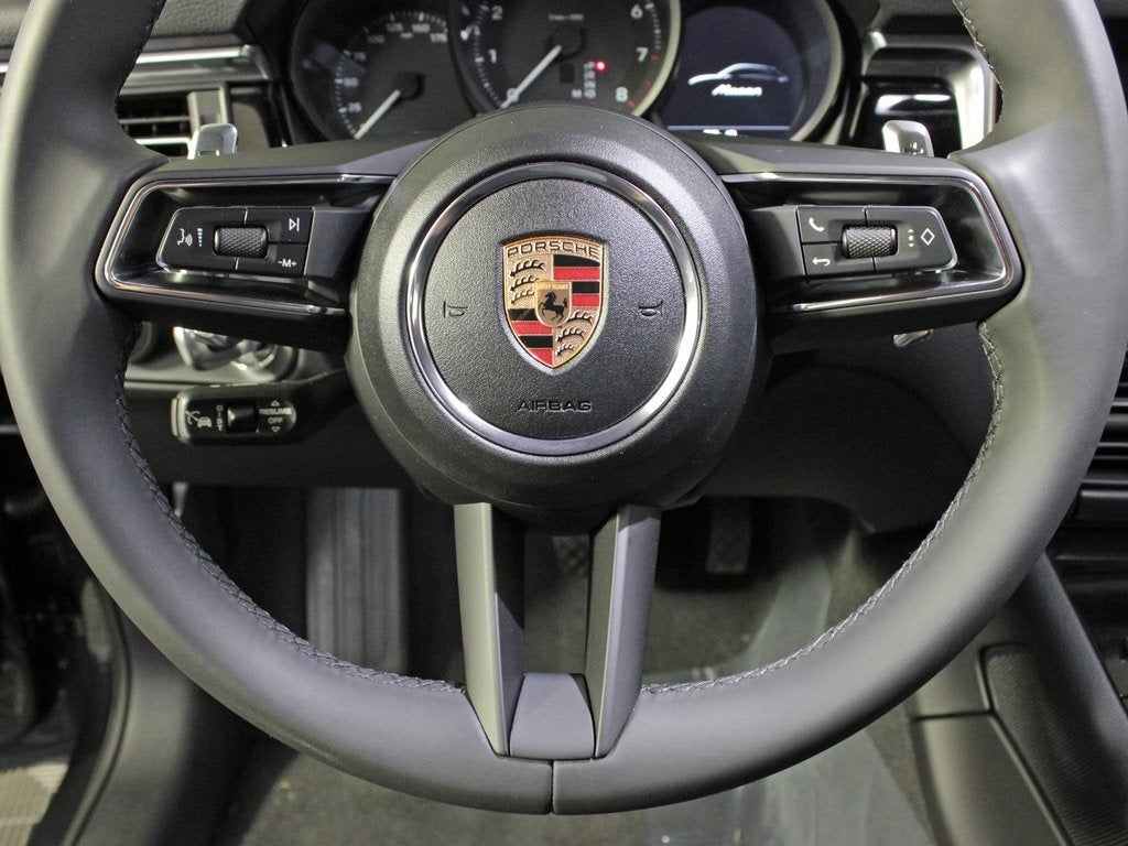 2025 Porsche Macan Base