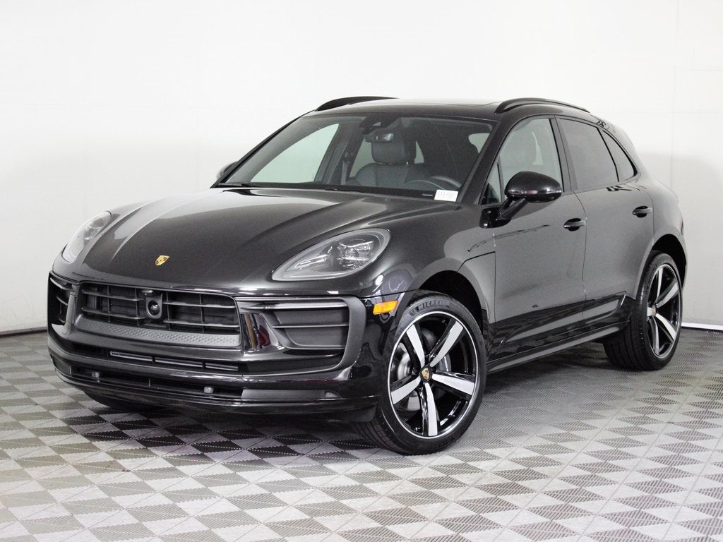 2025 Porsche Macan Base