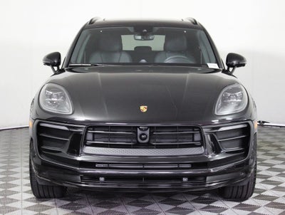 2025 Porsche Macan Base