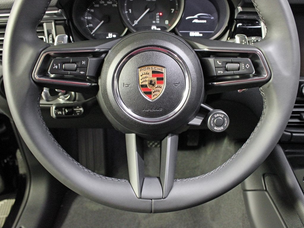 2025 Porsche Macan Base