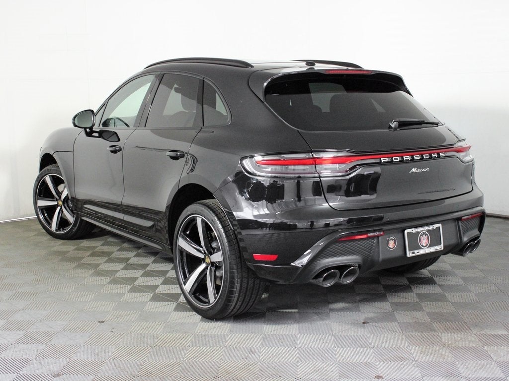 2025 Porsche Macan Base