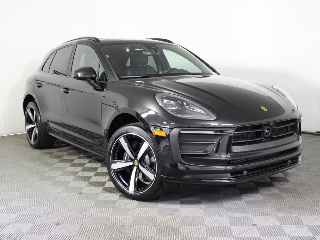 2025 Porsche Macan Base