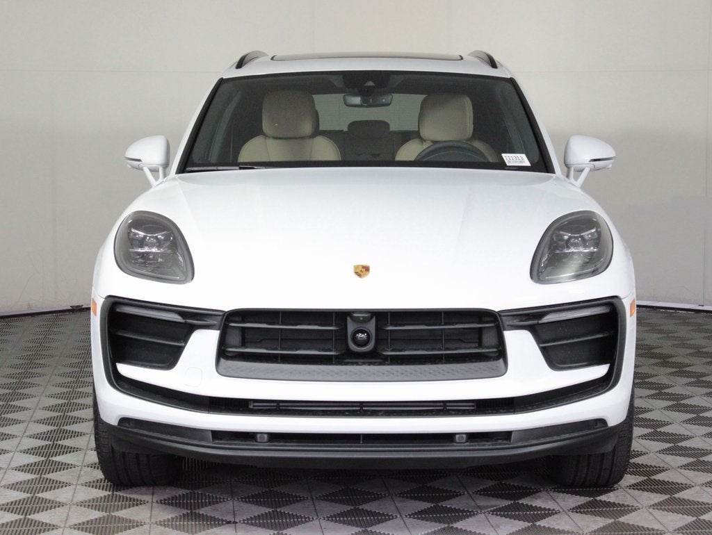 2025 Porsche Macan Base