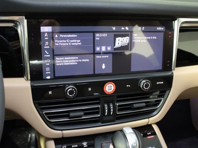 2025 Porsche Macan Base