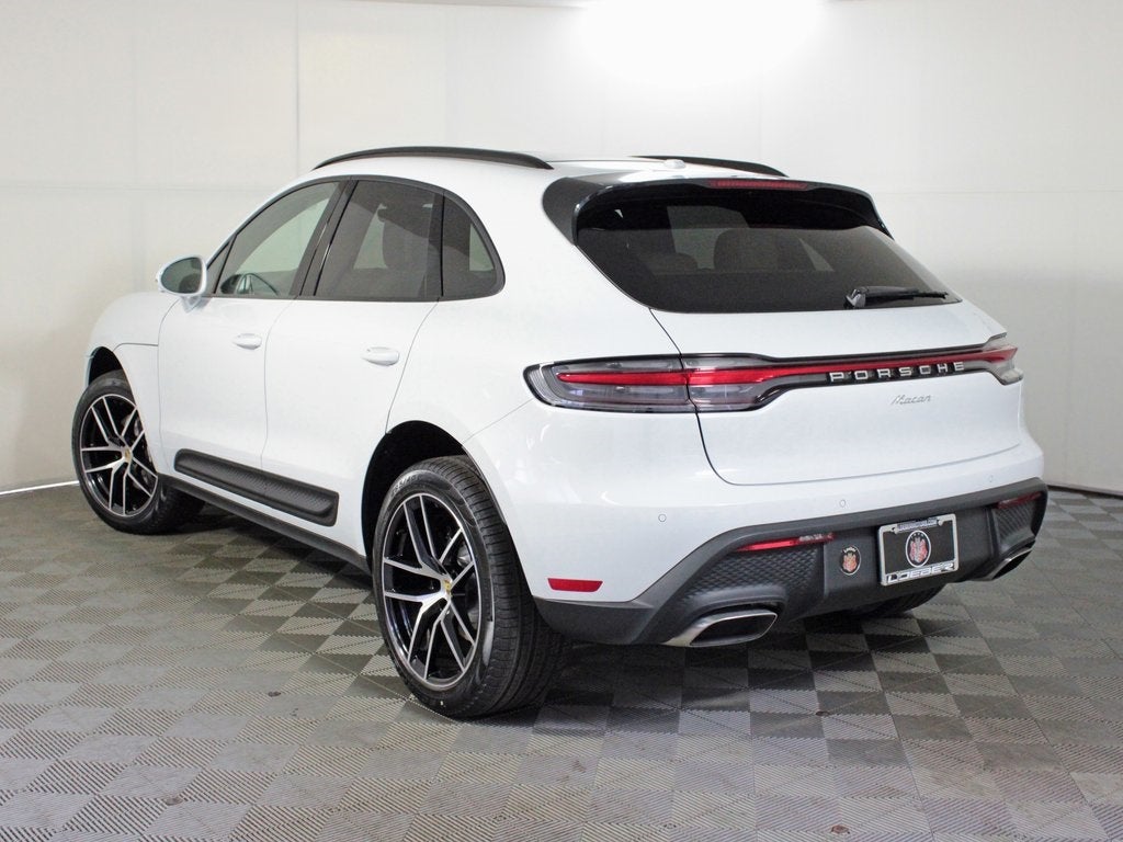 2025 Porsche Macan Base