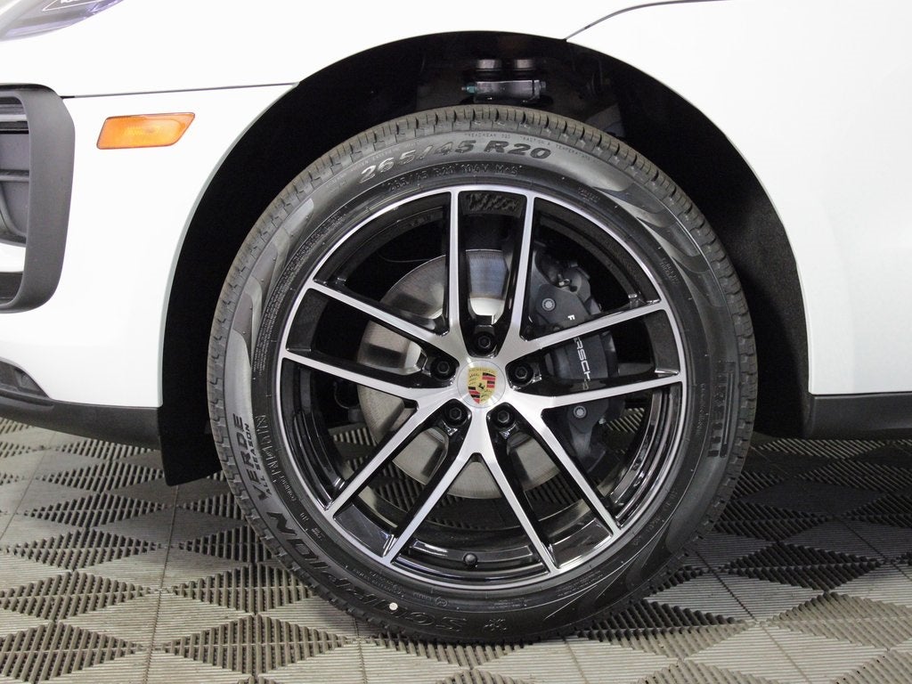 2025 Porsche Macan Base