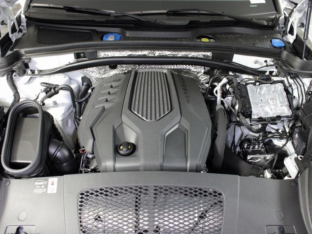 2025 Porsche Macan Base