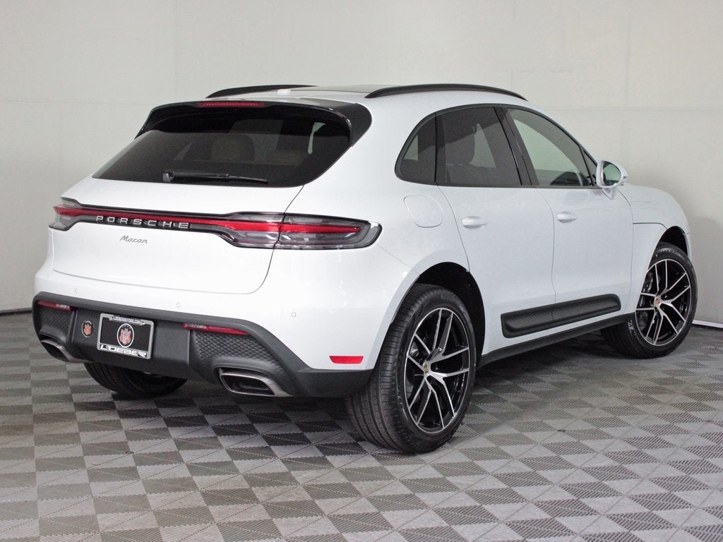 2025 Porsche Macan Base