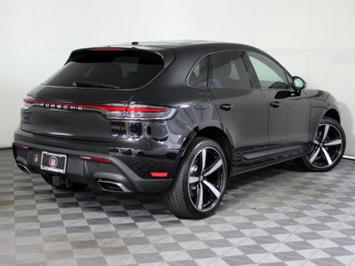 2025 Porsche Macan Base