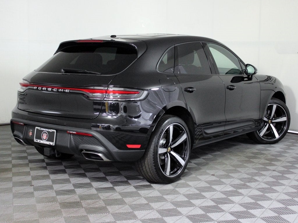 2025 Porsche Macan Base