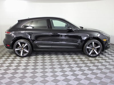 2025 Porsche Macan Base