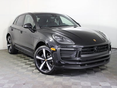 2025 Porsche Macan Base