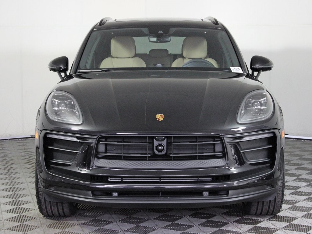 2025 Porsche Macan Base