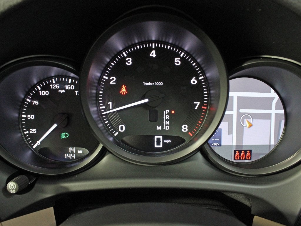 2025 Porsche Macan Base