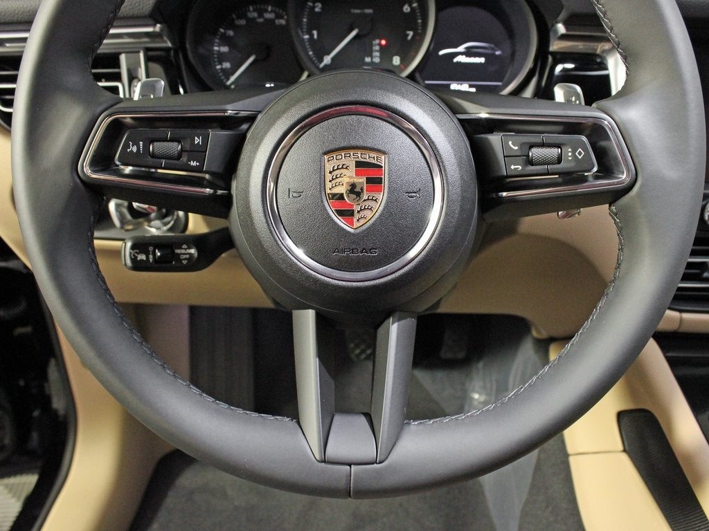 2025 Porsche Macan Base