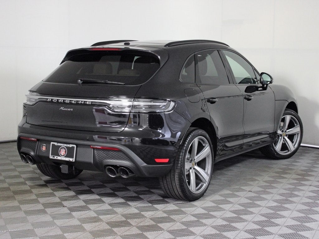 2025 Porsche Macan Base