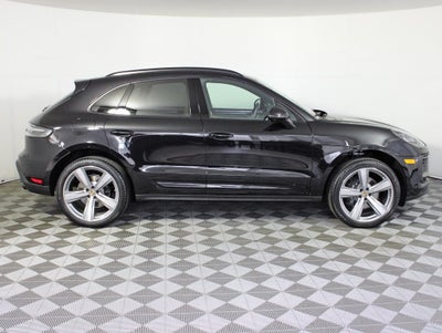 2025 Porsche Macan Base