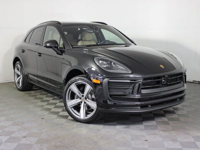 2025 Porsche Macan Base